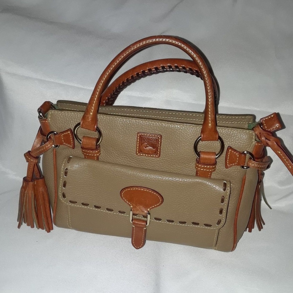 GORGEOUS Dooney & Bourke Florentine Satchel